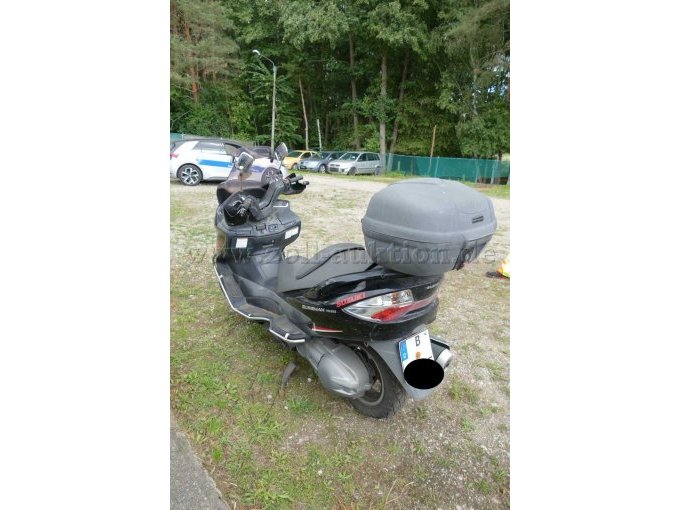 1 Krad Suzuki Burgman 400 / Bastlerfahrzeug – foto 3 – kavel bij Zoll-Auktion, Wandlitz