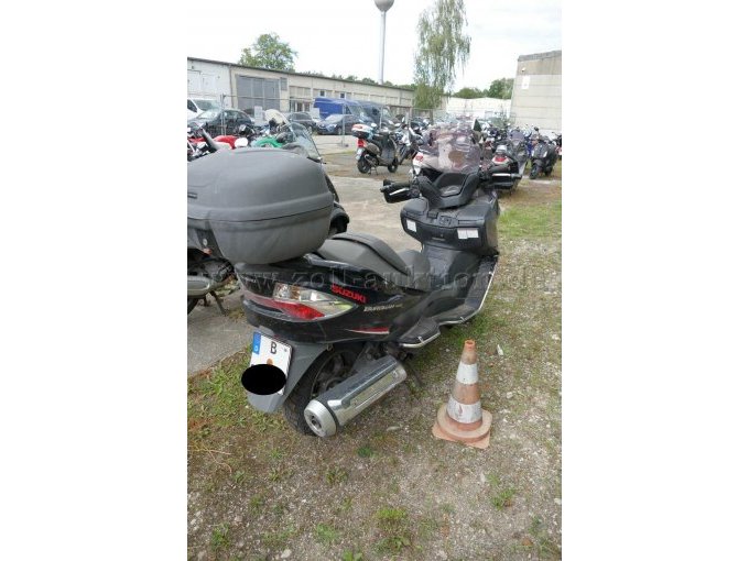 1 Krad Suzuki Burgman 400 / Bastlerfahrzeug – foto 4 – kavel bij Zoll-Auktion, Wandlitz