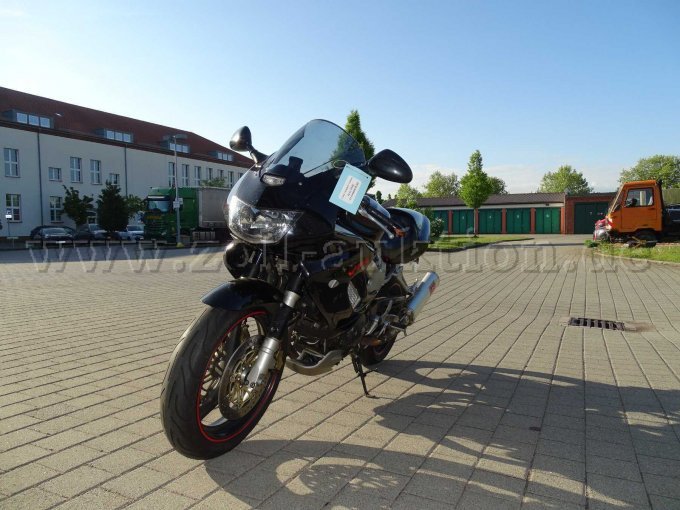 Kraftrad Honda VTR 1000 Gesamtansicht von vorne links