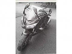 Hauptbild: Motorrad ist komplett zu sehen