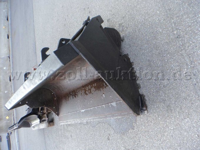 Kramer Seitenschwenkschaufel, von vorne links