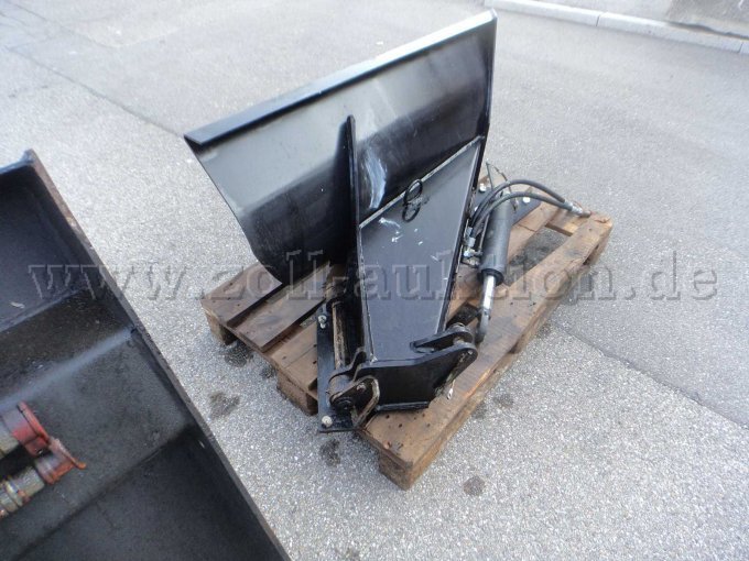 Bankettschälpflug, von hinten links