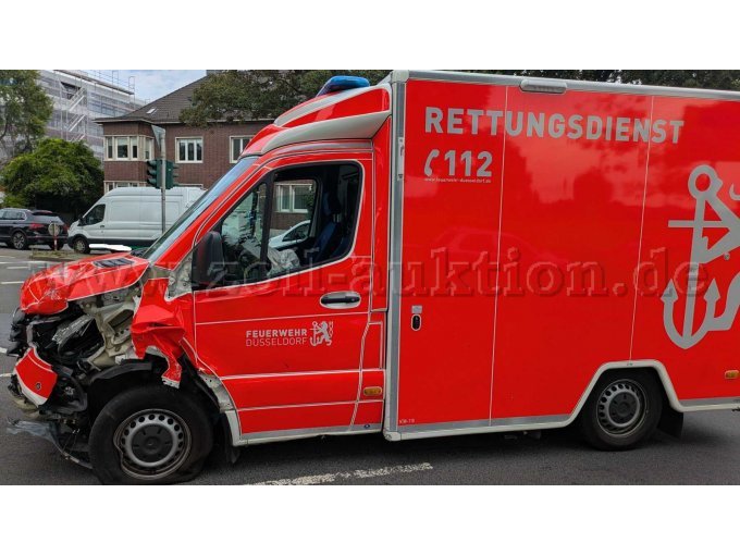 Fahrzeug Unfallschaden vorne links Unfallschaden