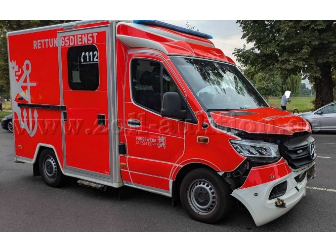 Fahrzeug Unfallschaden vorne rechts