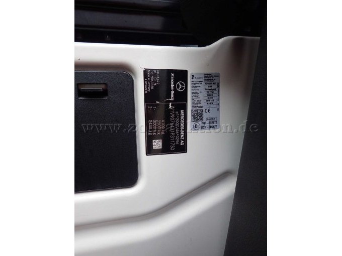 Krankentransportwagen,Typenschild MB