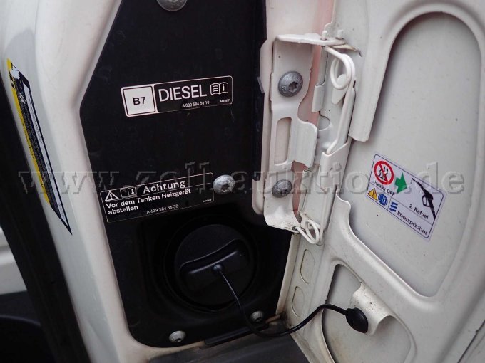 Krankentransportwagen,Kraftstofftank Öffnung und Bezeichnung