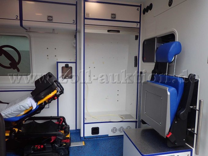Krankentransportwagen,Patientenraum, Innenansicht-2