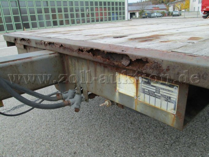 Kress Tieflader: durchgerostete Verstärkungsschiene vorne