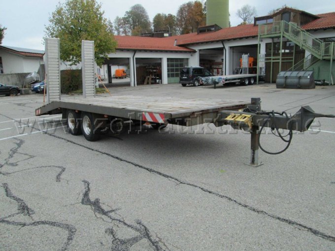 Kress Tieflader: rechts vorne