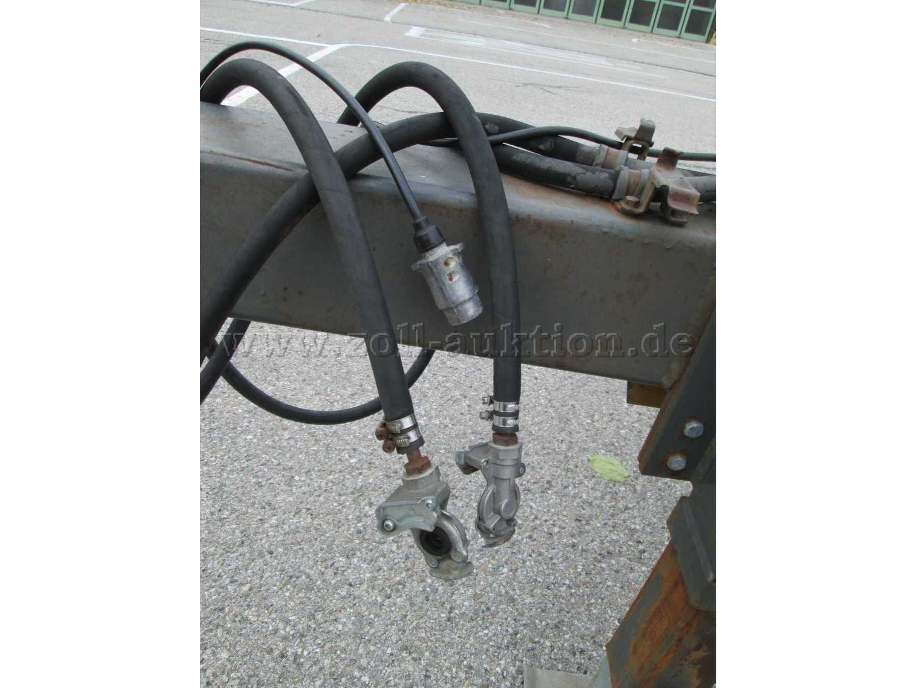 Kress Tieflader: Anschlussleitungen