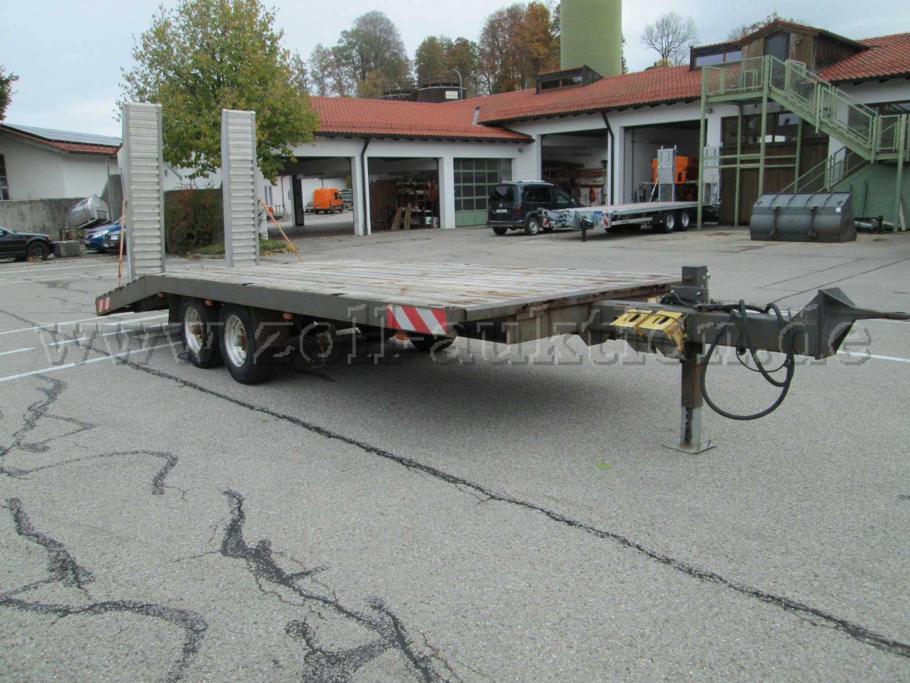 Kress Tieflader: rechts vorne