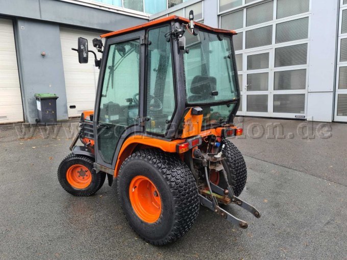 1 Kubota B2110, 4x4 Kommunal Kleintraktor Ackerschlepper – foto 3 – kavel bij Zoll-Auktion, Remscheid