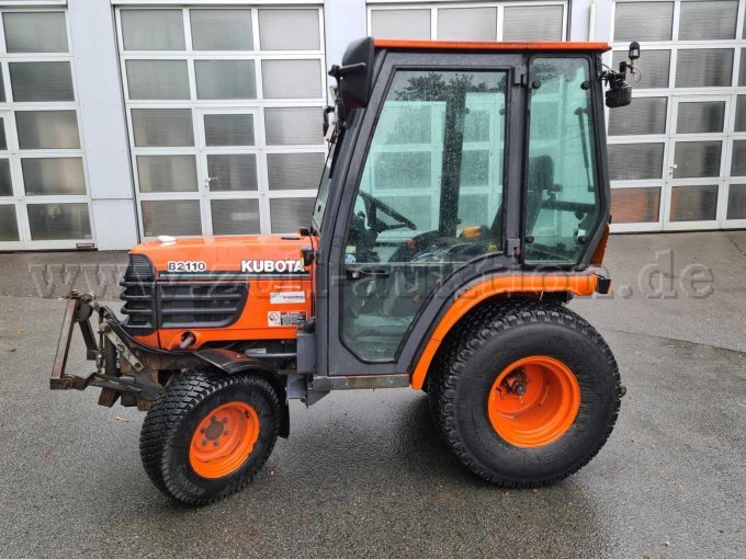 1 Kubota B2110, 4x4 Kommunal Kleintraktor Ackerschlepper – foto 2 – kavel bij Zoll-Auktion, Remscheid