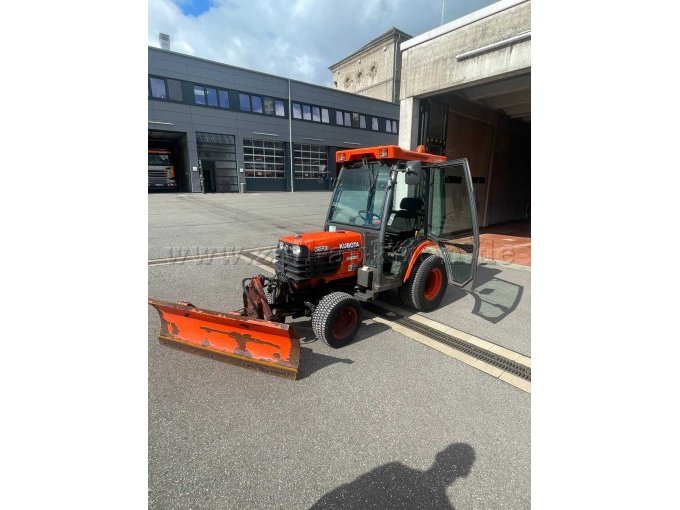 1 Kubota B4-kleintractor als onderdelenbron – foto 4 – kavel bij Zoll-Auktion, Siegen