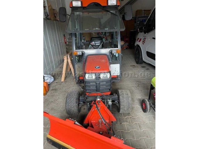 Kubota BX2200 E mit Schneeschild