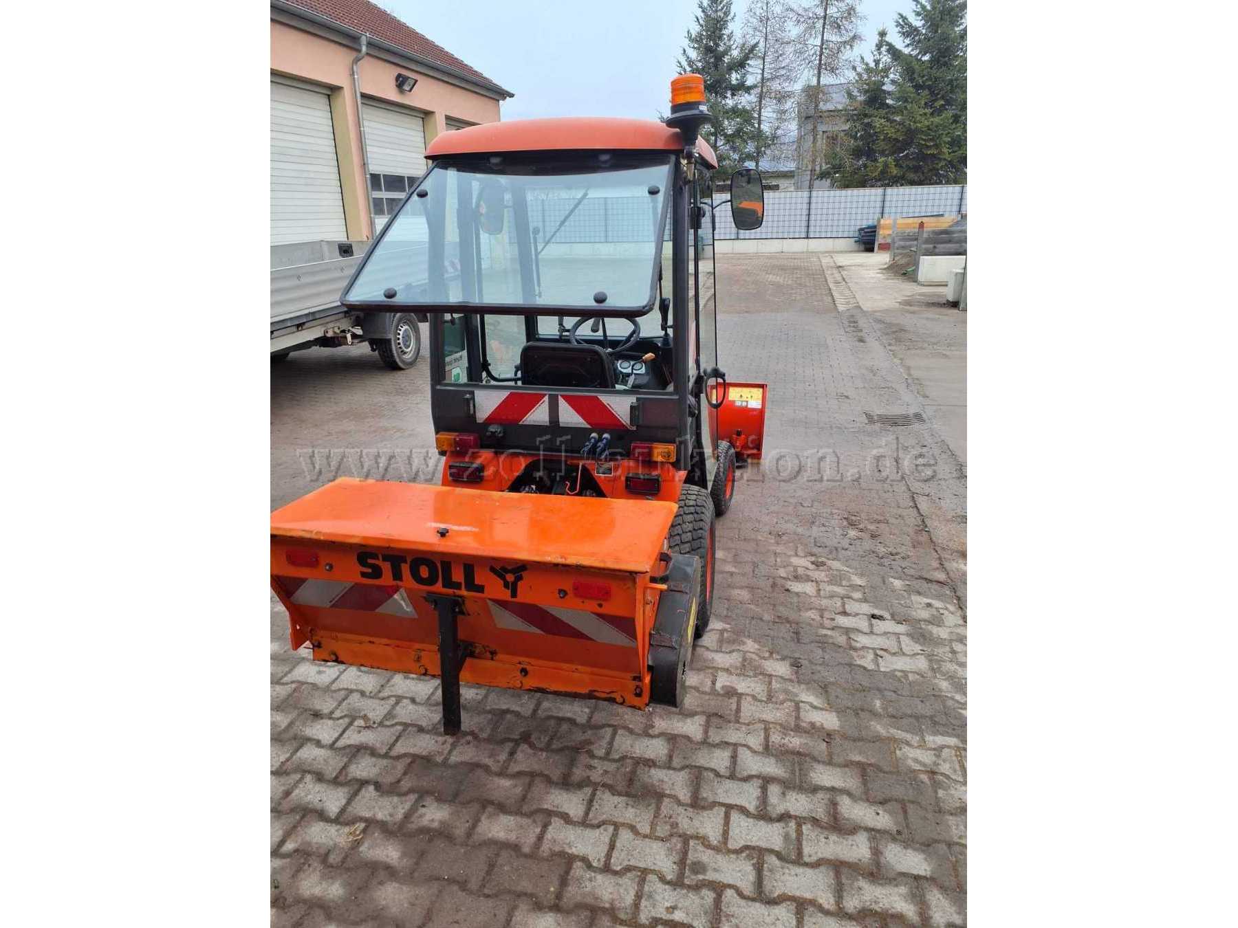 Kubota BX 2200 E mit Streuer