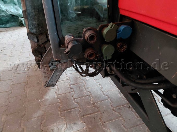 Hydraulikanschlüsse vorn / Mitte