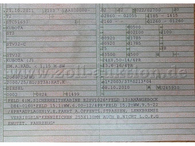 Kubota STC32 mit Strauchstreuer und Wiedemann Combi Bürste, KFZ-Schein vordere Ansicht