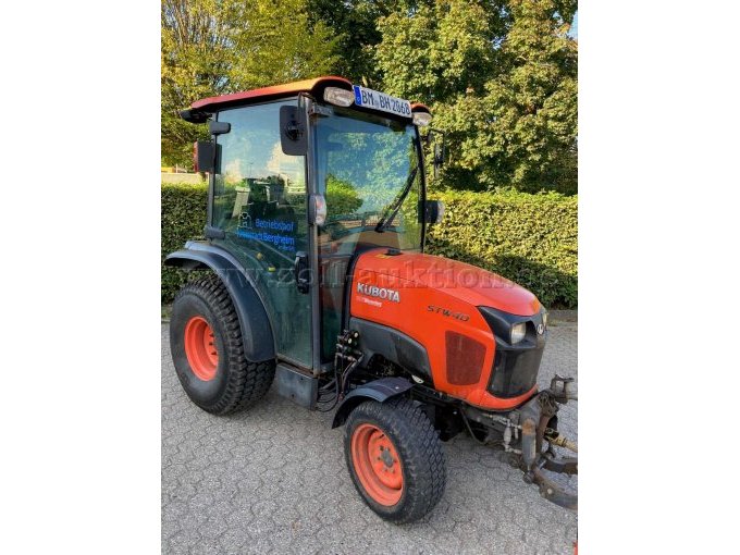 1 Kubota STW 40 tractor met maaidek, in werkende staat – foto 3 – kavel bij Zoll-Auktion, Bergheim