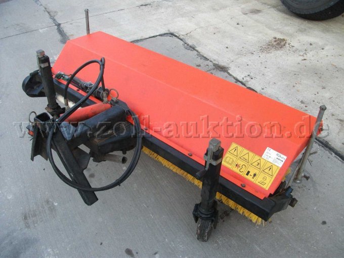Ansicht Kehrmaschine hinten rechts