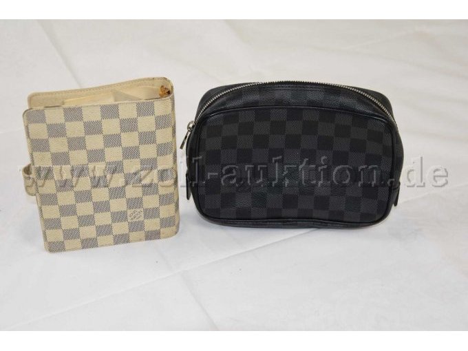 1 Kulturtasche und 1 Agenda „Louis Vuitton“ - Rückansicht
