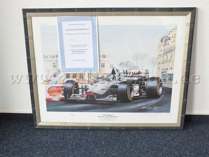 Gesamtansicht der Auktion Mika Häkkinen auf West McLaren-Mercedes MP4/12 beim Qualifying in Monaco mit Zertifkat