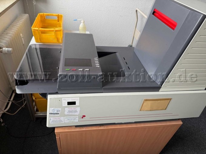 Ansicht Kuvertiermaschine linke Seite mit Aufkleben