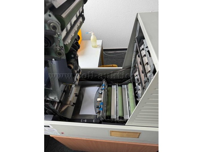 Kuvertiertmaschine geöffnet