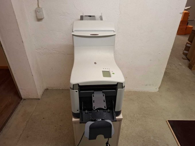 Kuvertiermaschine von vorne