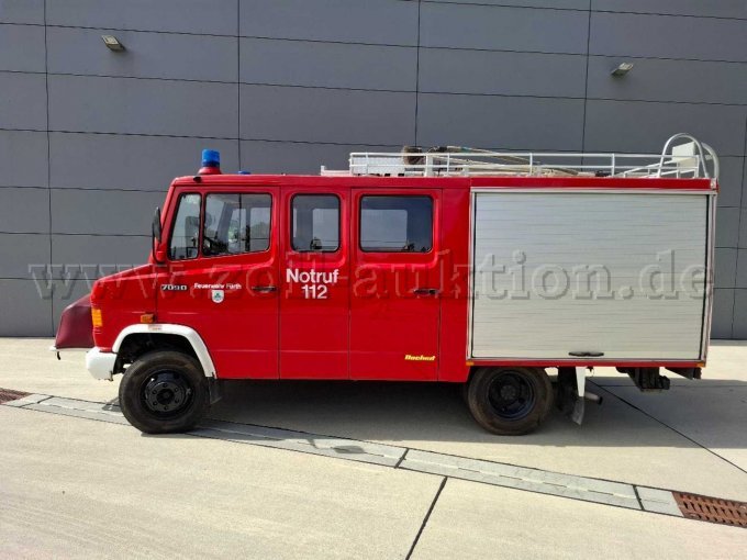1 brandweerwagen LF8, Daimler-Benz 709 D, met voorgebouwde pomp en stroomgenerator – foto 7 – kavel bij Zoll-Auktion, Fürth