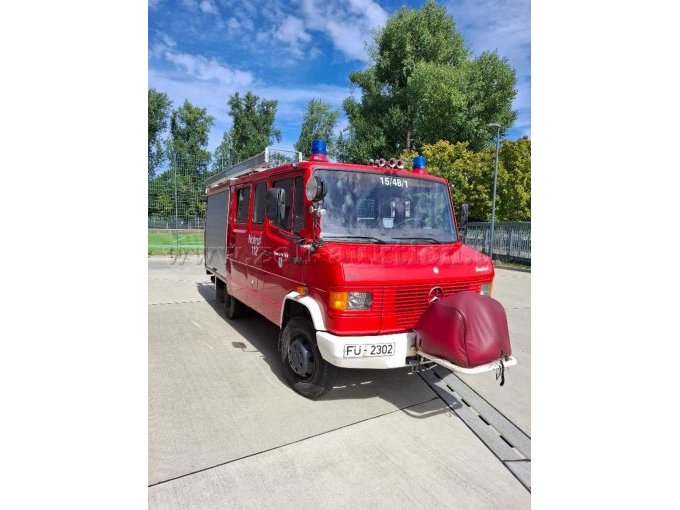1 brandweerwagen LF8, Daimler-Benz 709 D, met voorgebouwde pomp en stroomgenerator – foto 2 – kavel bij Zoll-Auktion, Fürth