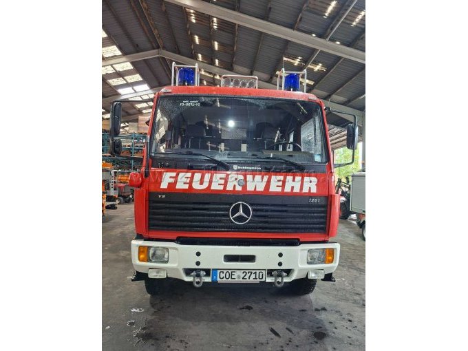 1 Löschfahrzeug LF 20 (Frühere Norm TLF 16/25) Typ 1124 AF, Mercedes Benz – foto 2 – kavel bij Zoll-Auktion, Olfen