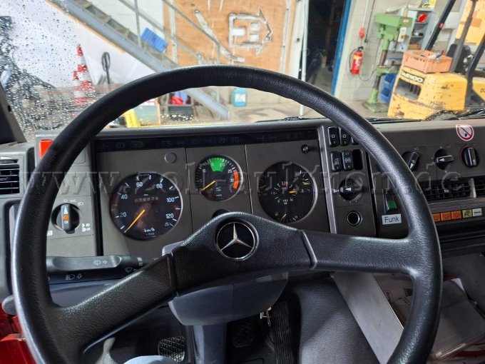 1 Löschfahrzeug LF 20 (Frühere Norm TLF 16/25) Typ 1124 AF, Mercedes Benz – foto 4 – kavel bij Zoll-Auktion, Olfen