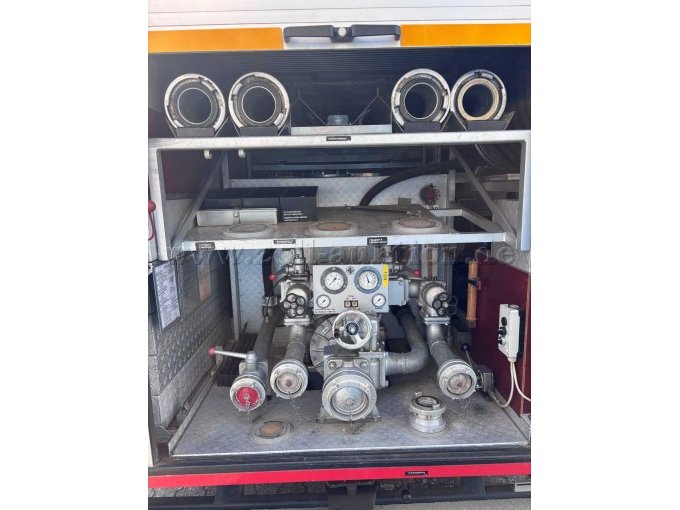 Geräteraum Heck mit Feuerlöschkreiselpumpe