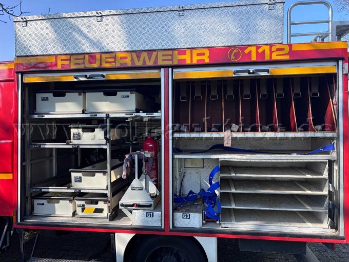 Geräteräume Fahrerseite