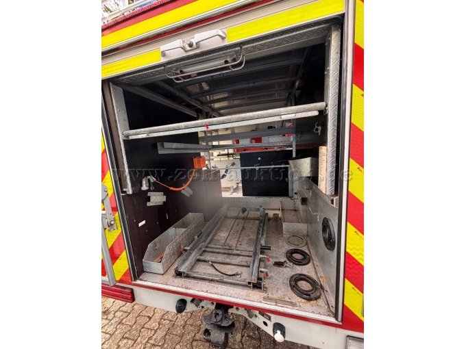 1 Löschfahrzeug LF 8 Feuerwehr Mercedes-Benz 711 D – foto 6 – kavel bij Zoll-Auktion, Nidda