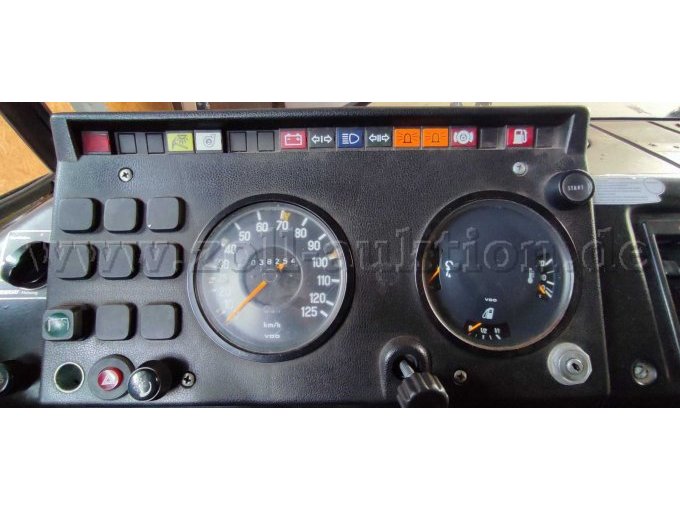 Zentrale Anzeige- und Bedienungseinheit