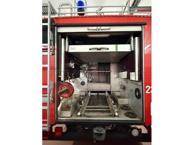 Feuerwehrfahrzeug Hinten offen