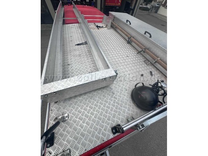1 Löschfahrzeug LF 8 von Iveco-Magirus – foto 7 – kavel bij Zoll-Auktion, Ravensburg