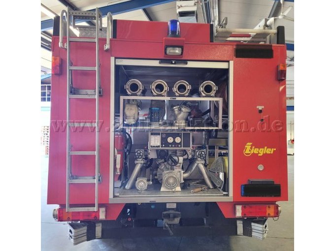 Rückansicht geöffnetes Rolltor