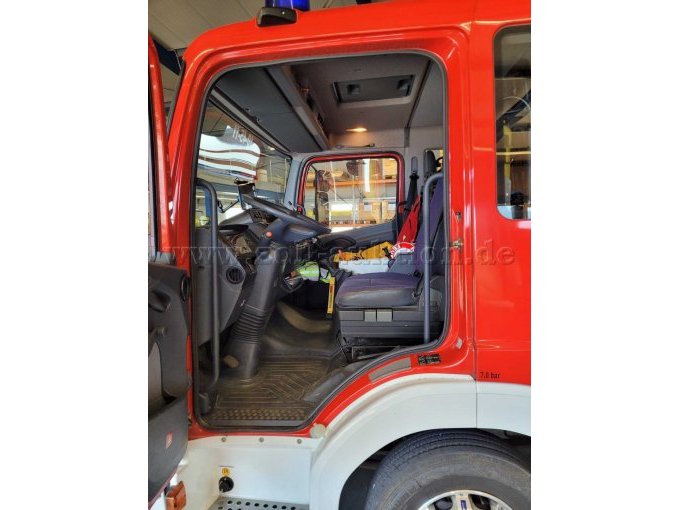 Einstieg Fahrerseite