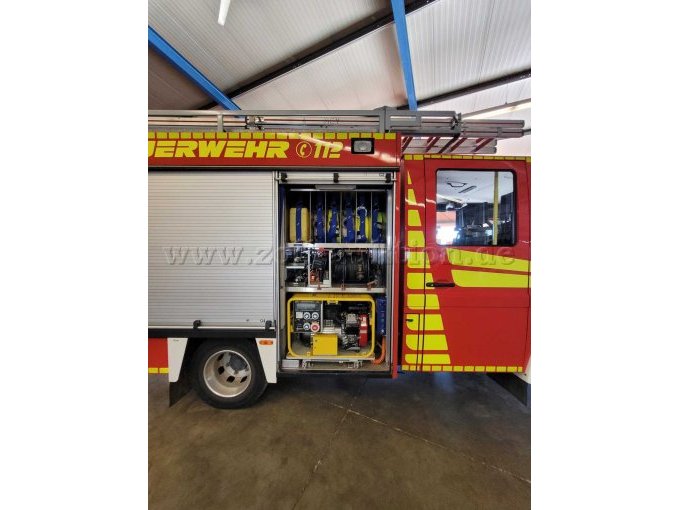 Seitenansicht rechts Rolltor offen 1