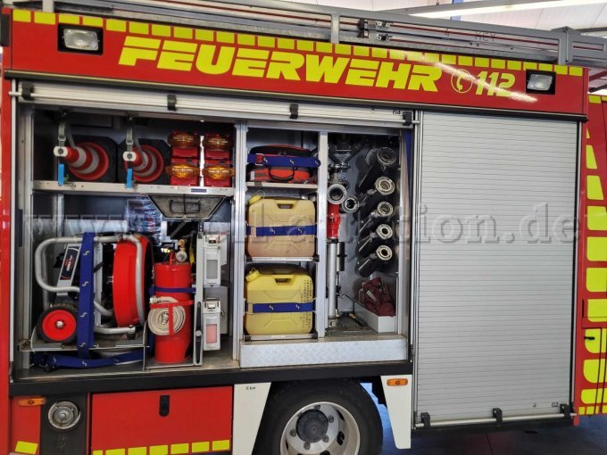 Seitenansicht rechts Rolltor offen 2