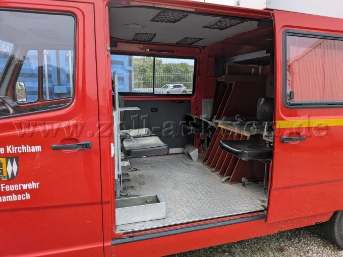 1 brandweerwagen met draagbare pomp TSF, Mercedes-Benz 310KA – foto 10 – kavel bij Zoll-Auktion, Kirchham