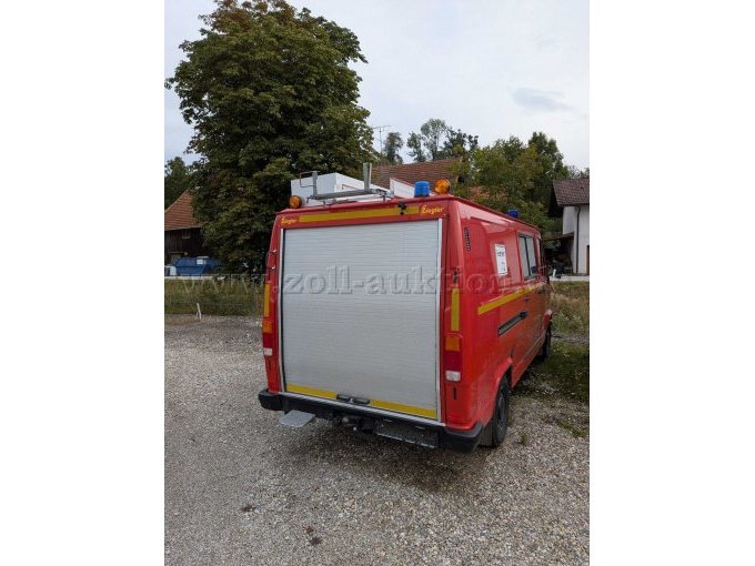 1 brandweerwagen met draagbare pomp TSF, Mercedes-Benz 310KA – foto 5 – kavel bij Zoll-Auktion, Kirchham