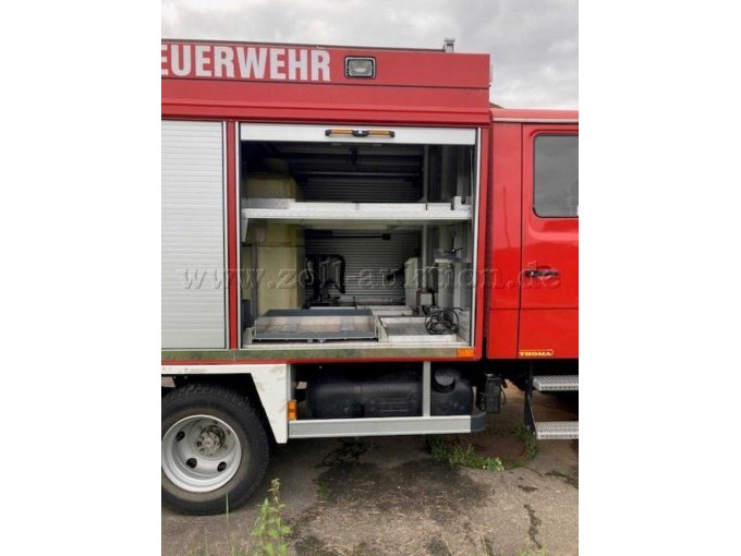 Seite rechts vorne offen