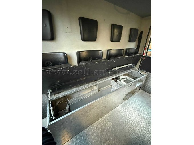 Bank Mannschaftskabine links