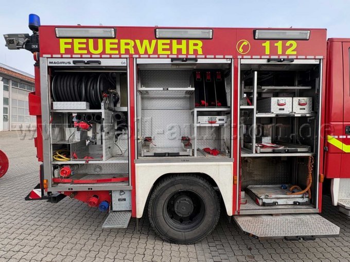 Seitenansicht Geräteräume Beifahrerseite