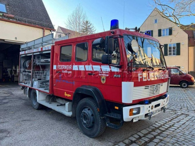 diagonal vorne rechts