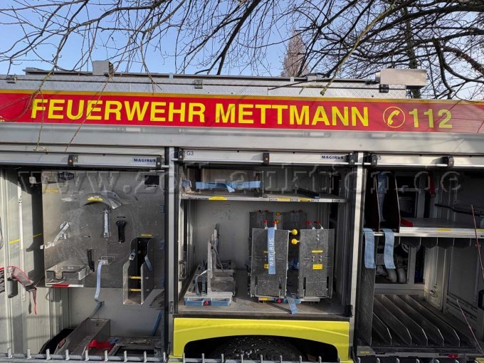 Geräteräume Fahrerseite (G1,3,5)